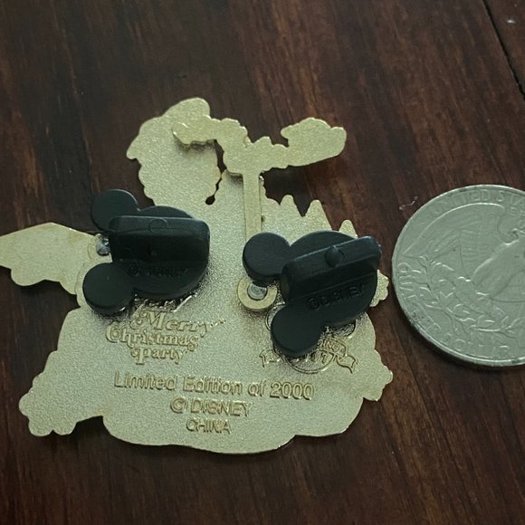 2007 Limited Edition Moving Very Merry Christmas Party Donald Duck Pin - Picture 4 of 4